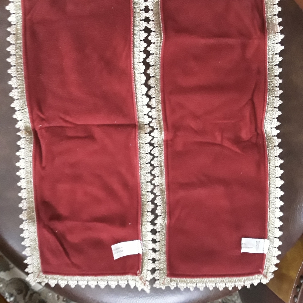 Table runners - Picture 2 of 2